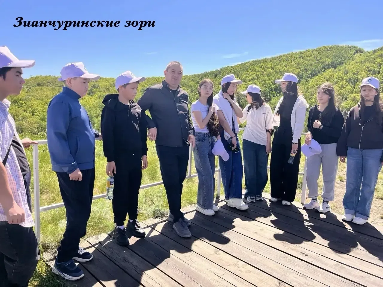 Встреча одаренных детей Зианчуринского района с главой муниципалитета Дамином Юлановым проходит в не