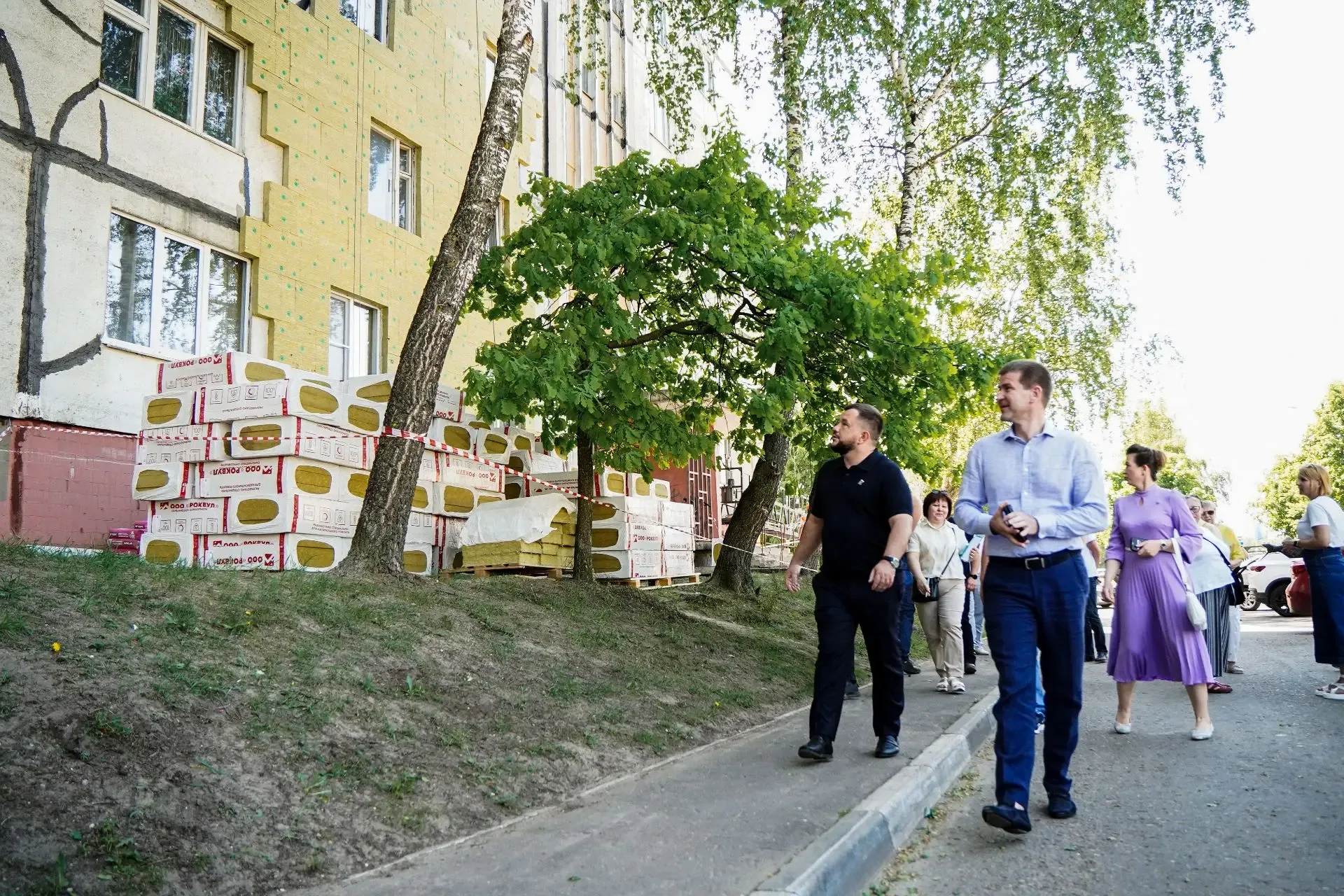 В округе в самом разгаре ремонтная кампания на многоквартирных домах   🔹 В этом году по Народной про