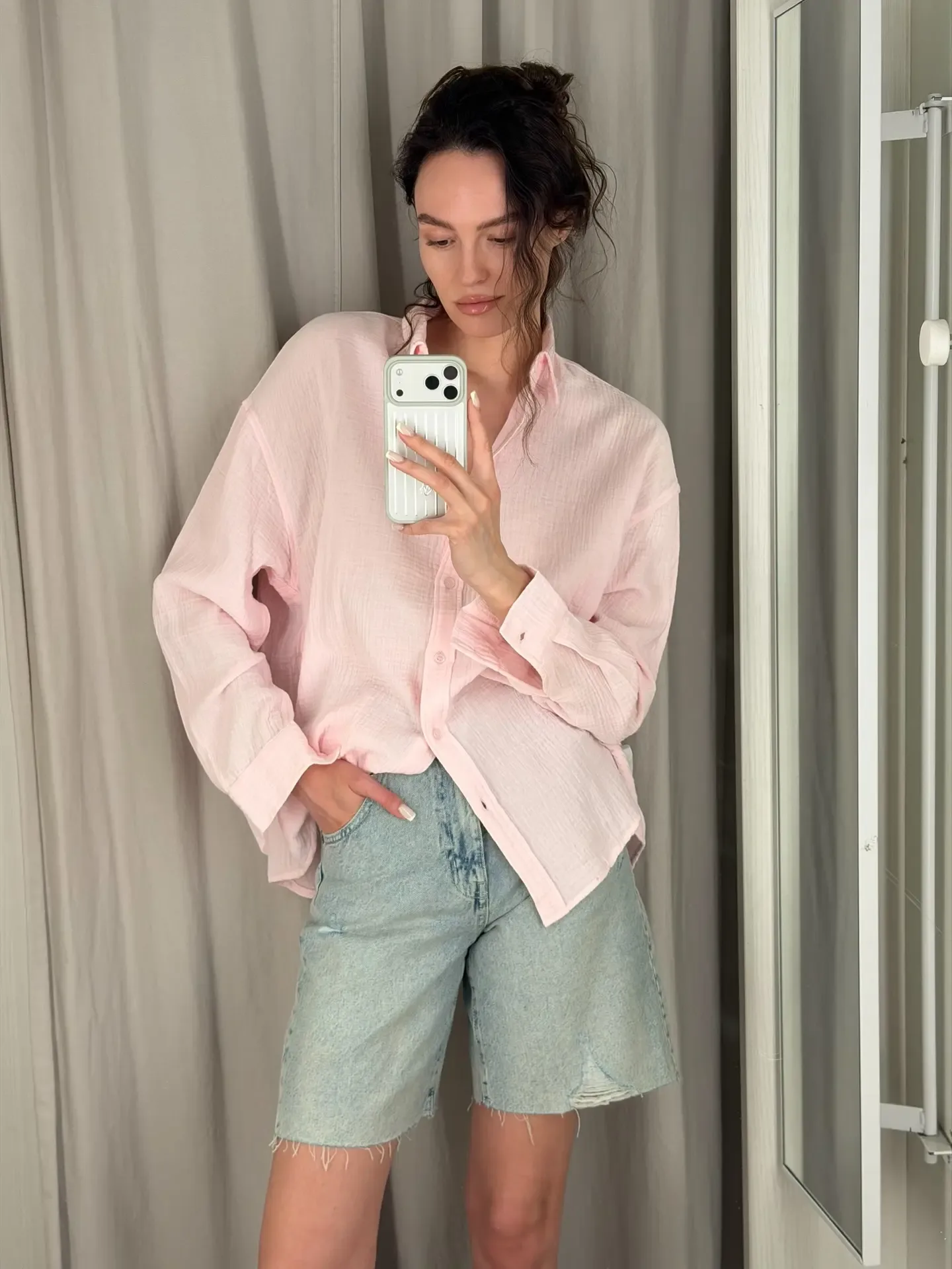 Новая коллекция в Gloria Jeans как глоток свежего воздуха!🌟 Хотелось на лето лёгких тканей и ярких к
