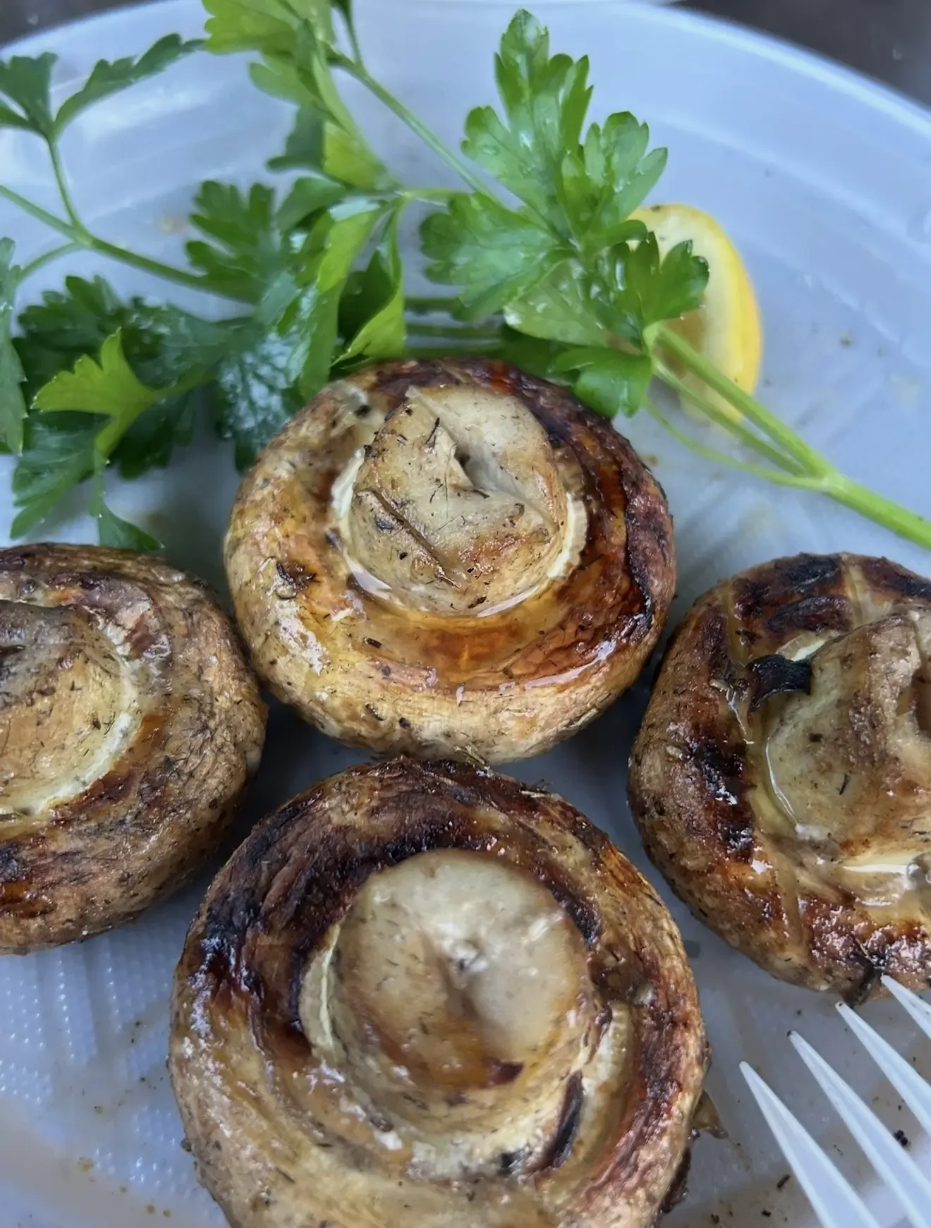 Хочу напомнить вам про вкусную дачную еду на скорую руку:  1) Горячие бутерброды с беконом Серый хле