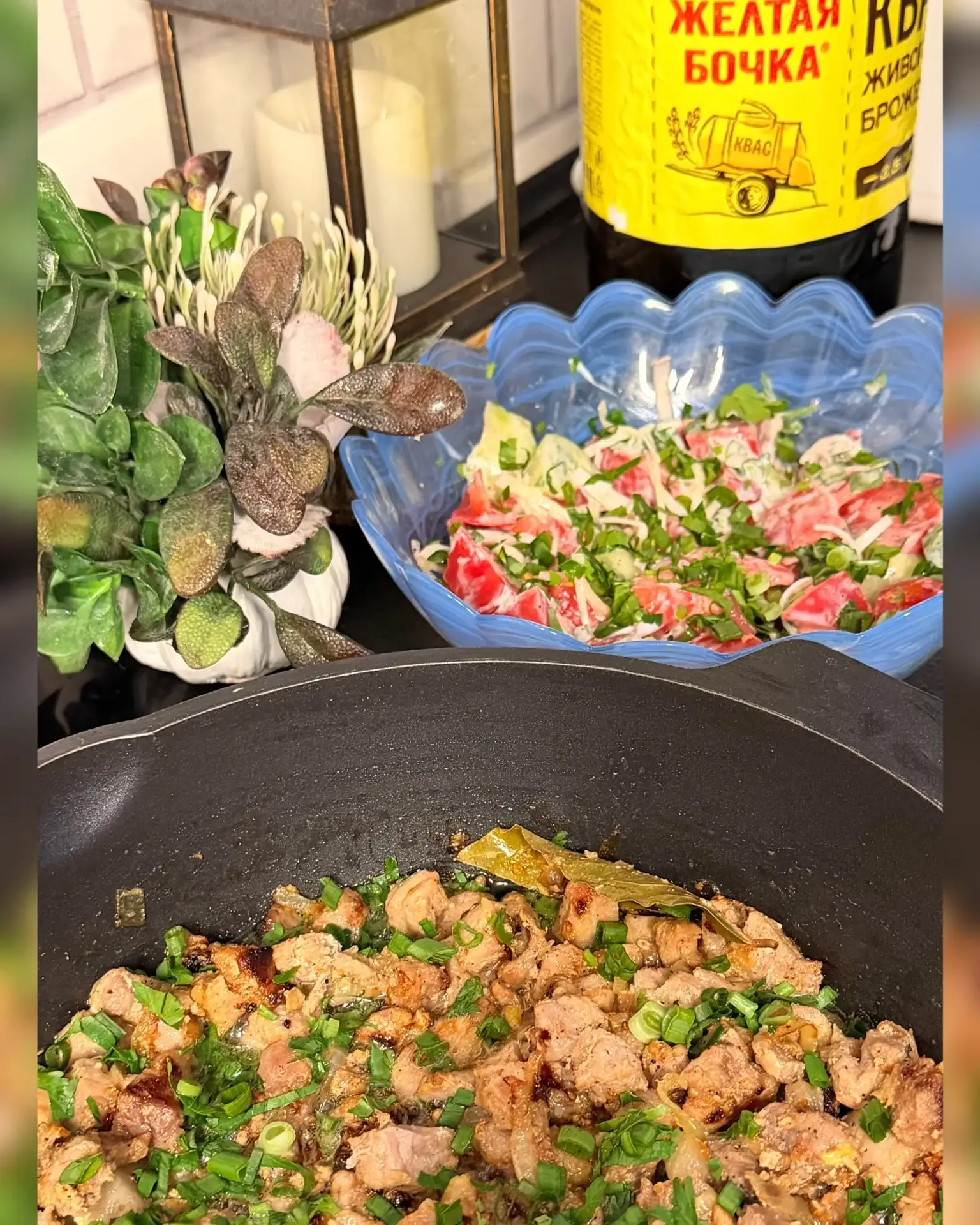 После дачи мой максимум по ужину это: мясо по-Кремлёвски (замариновала заранее), картофельное пюре (