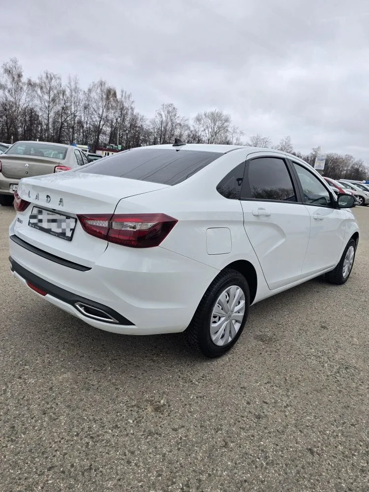 LADA VESTA 2024г. ✅️ Один хозяин ✅️ Зелёная Автотека ✅️ Без дтп, без окрасов  1.6л, Механика.  Компл