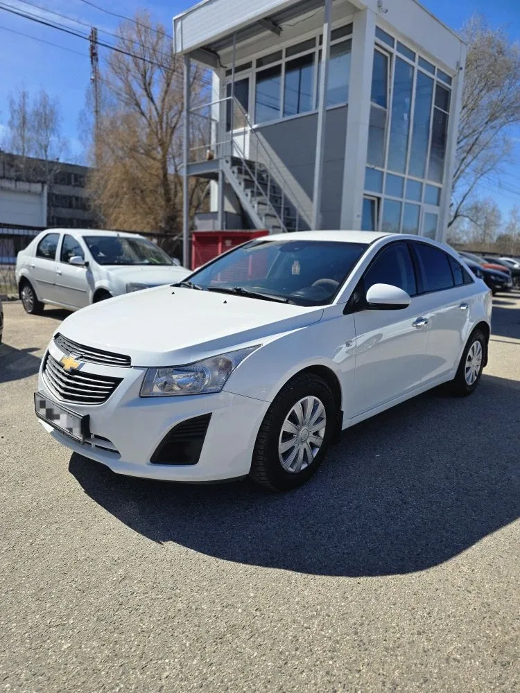 Chevrolet Cruze 2014г.э  Автомобиль без дтп. Двигатель 1.8л, Механика  Комплектация: кондиционер, ГУ