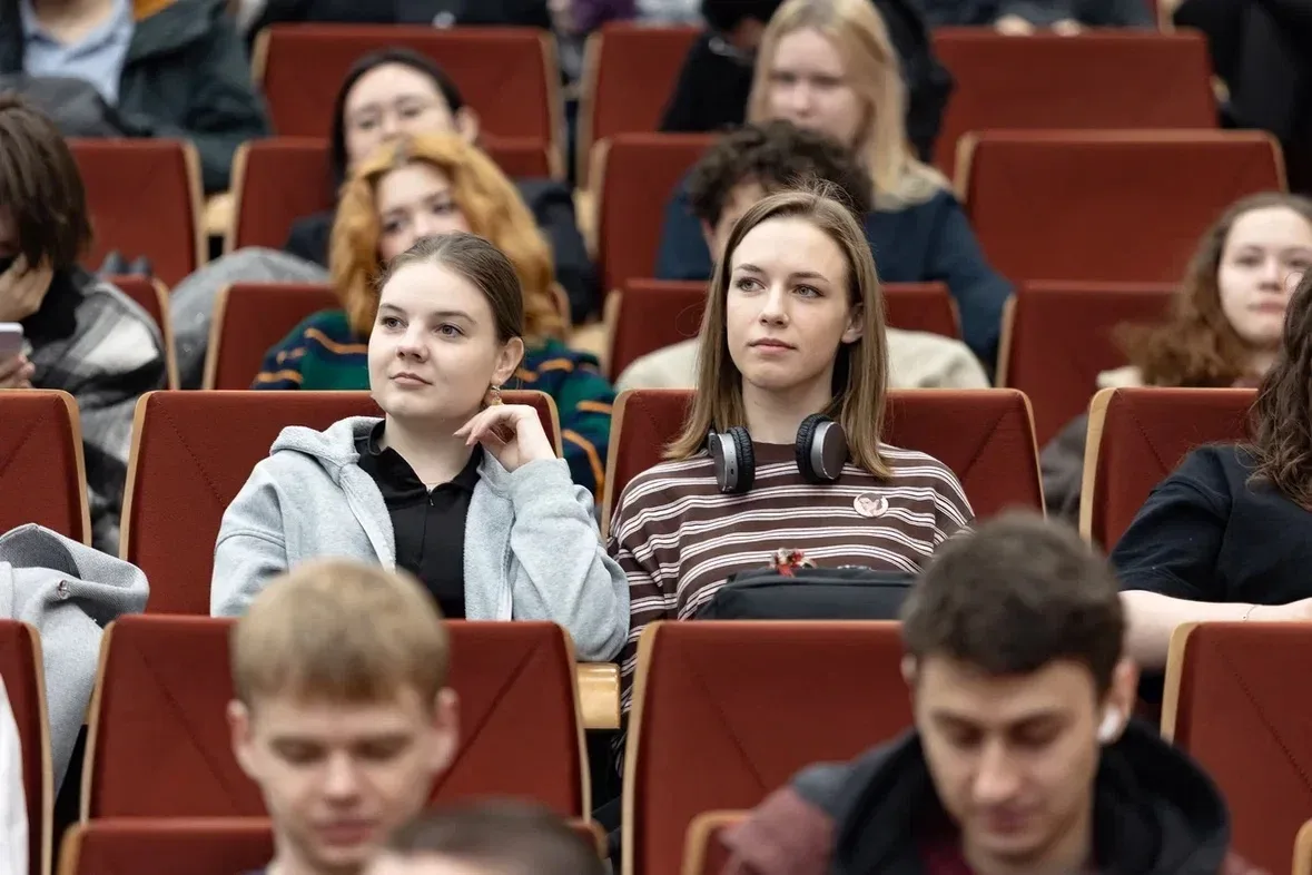 Вице-президент Сбера встретился со студентами в своей альма-матер  🎓 В конгресс-центре МТУСИ состоял