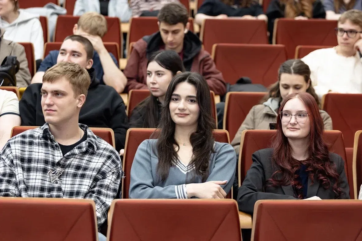 Вице-президент Сбера встретился со студентами в своей альма-матер  🎓 В конгресс-центре МТУСИ состоял