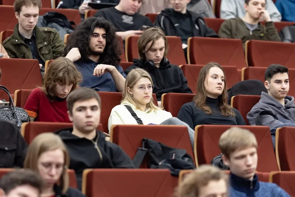 Вице-президент Сбера встретился со студентами в своей альма-матер  🎓 В конгресс-центре МТУСИ состоял