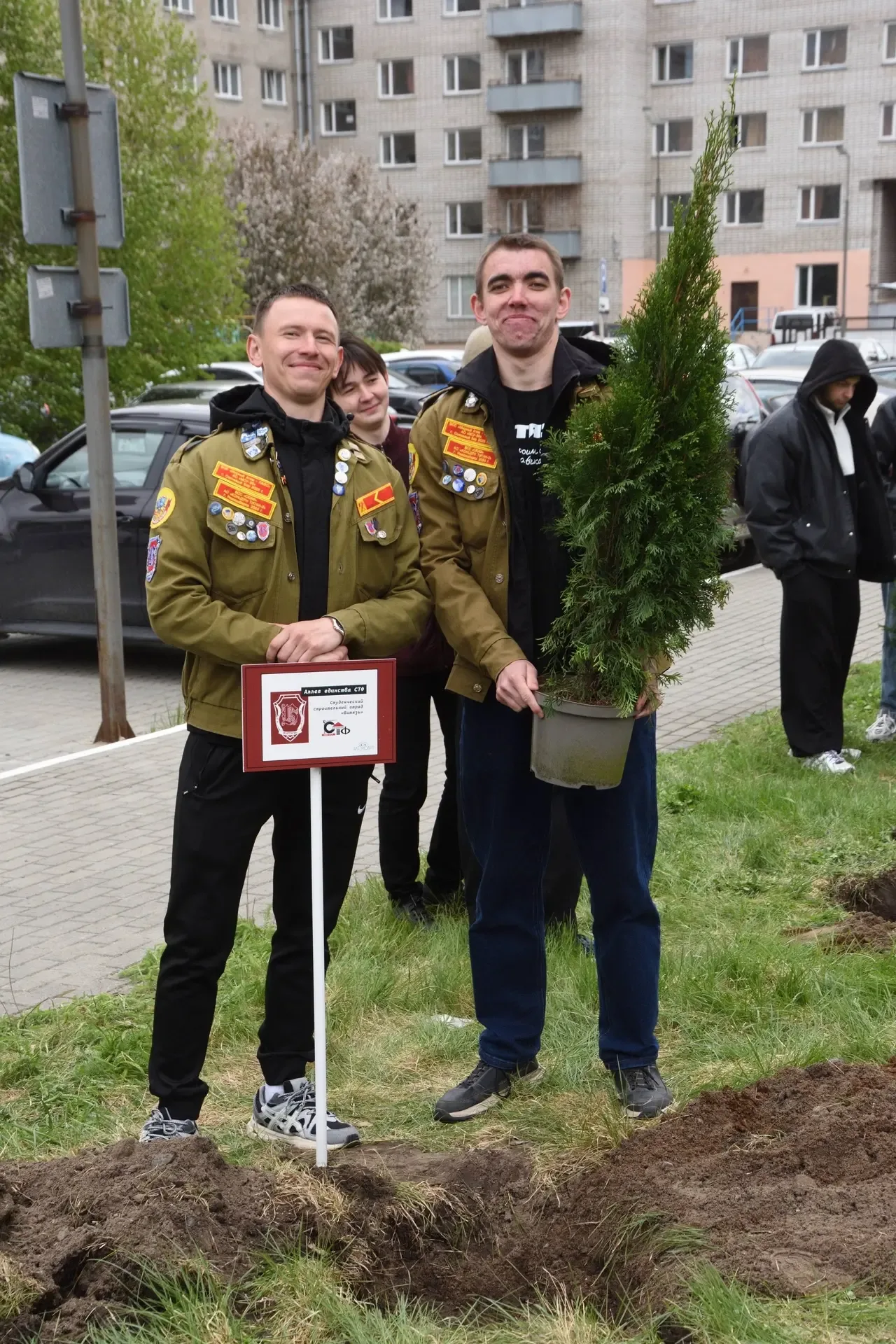 Заложили «Аллею единства»    У нового корпуса Алтайского государственного технического университета 