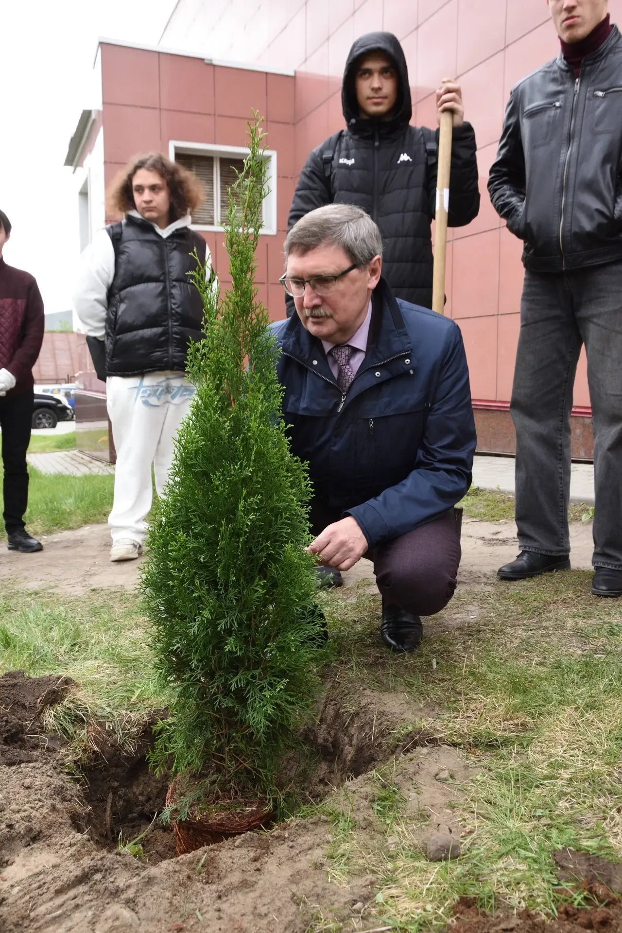 Заложили «Аллею единства»    У нового корпуса Алтайского государственного технического университета 