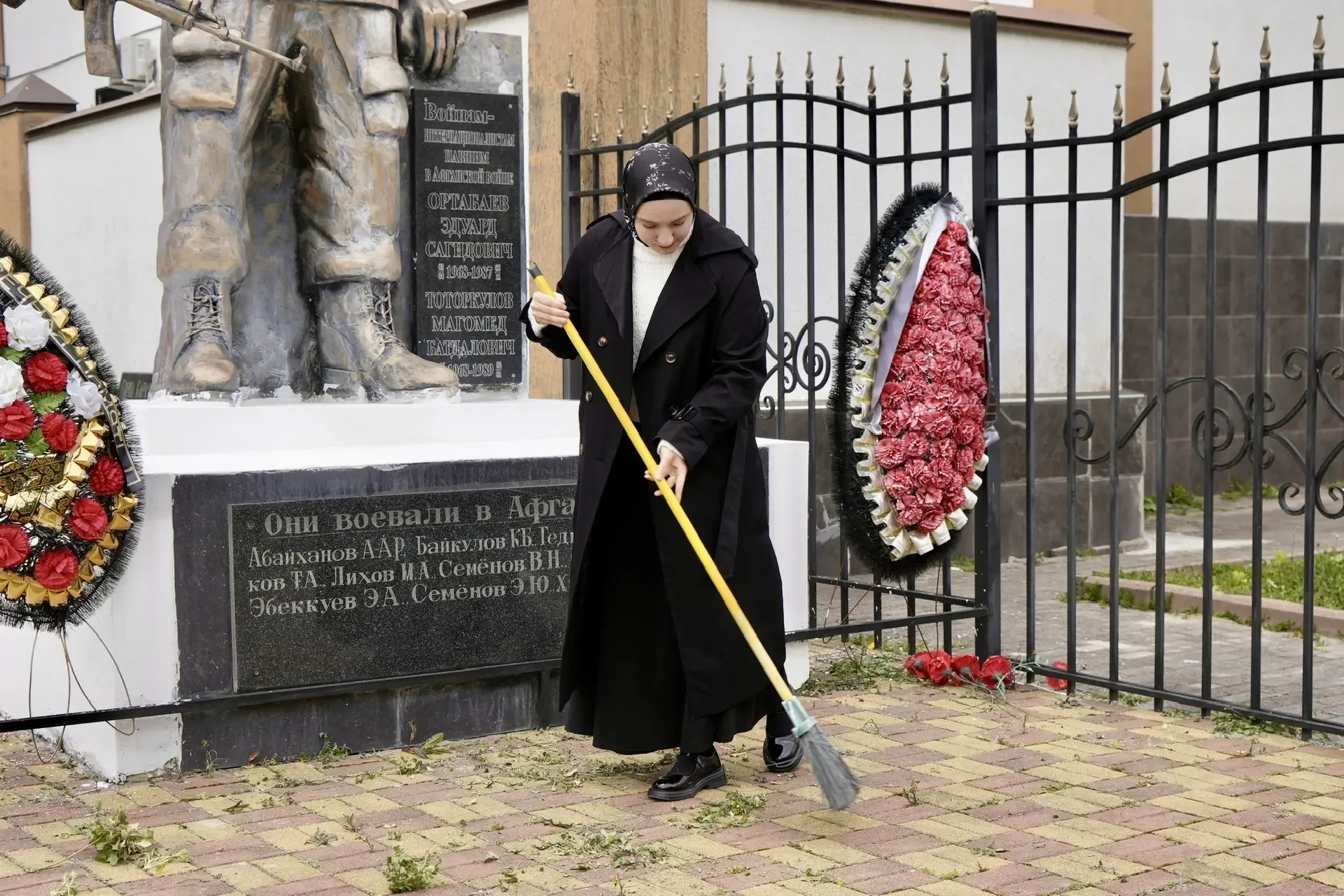 Память жива, пока мы помним и заботимся!   В рамках Всероссийской недели субботников «Мы за чистоту»