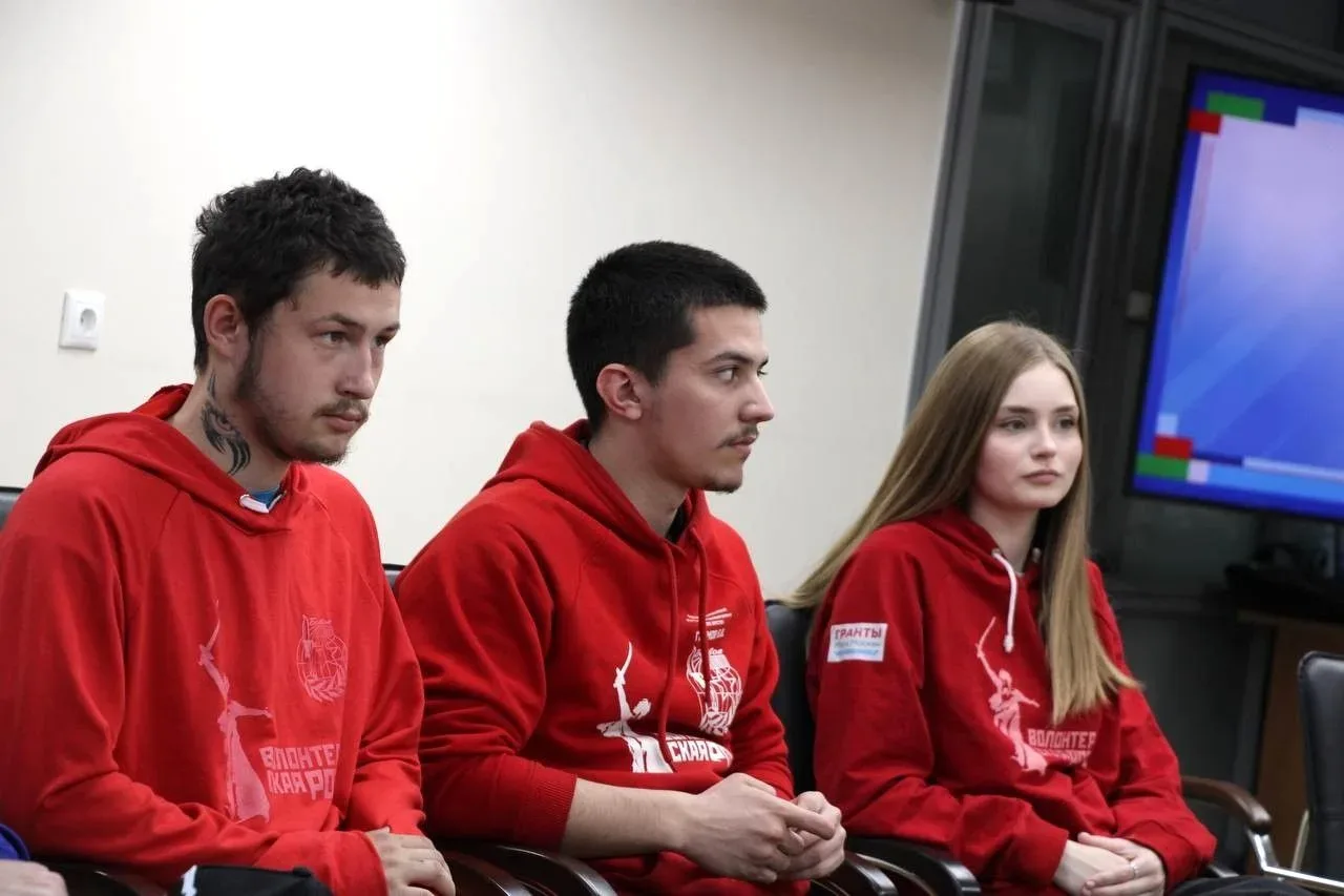 ⭐️ Разговор с участником СВО  Студенты Московской международной академии в качестве активистов «Воло