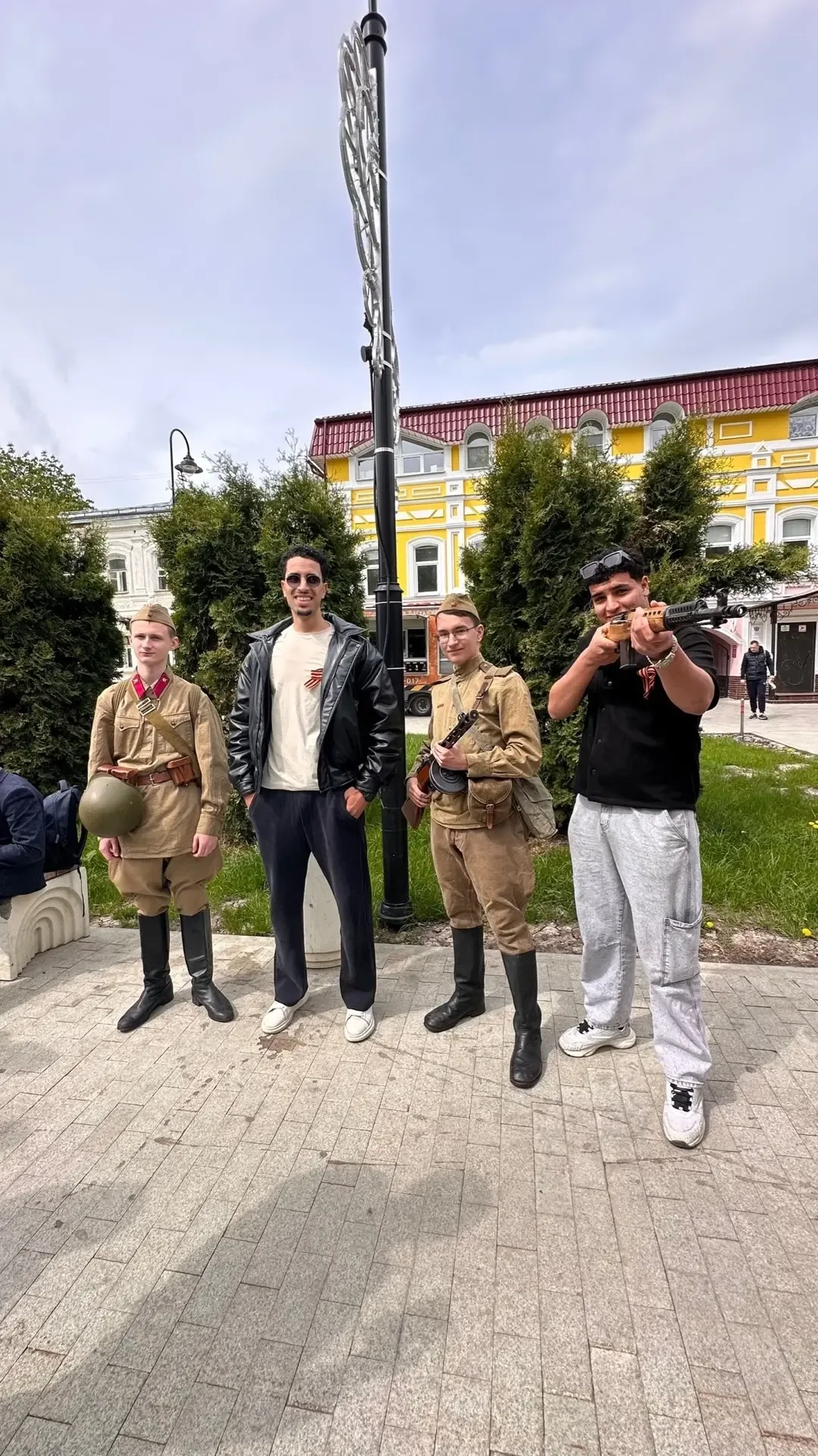День Победы глазами студентов со всего мира  🕊️ 9 мая иностранные магистранты, студенты и слушатели 