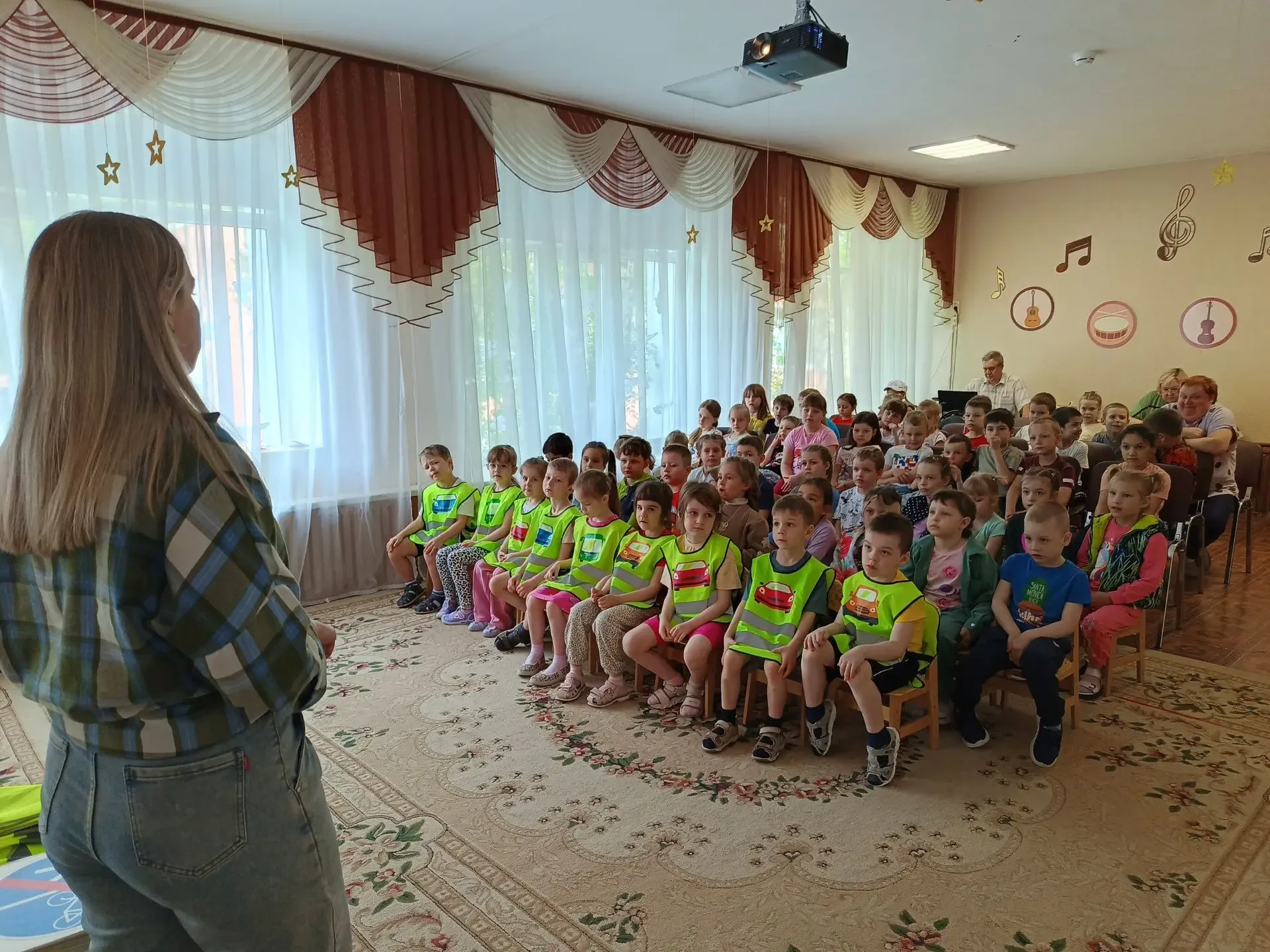 🚦«Лаборатория безопасности» завершает весеннюю серию занятий по правилам дорожного движения   Сотруд