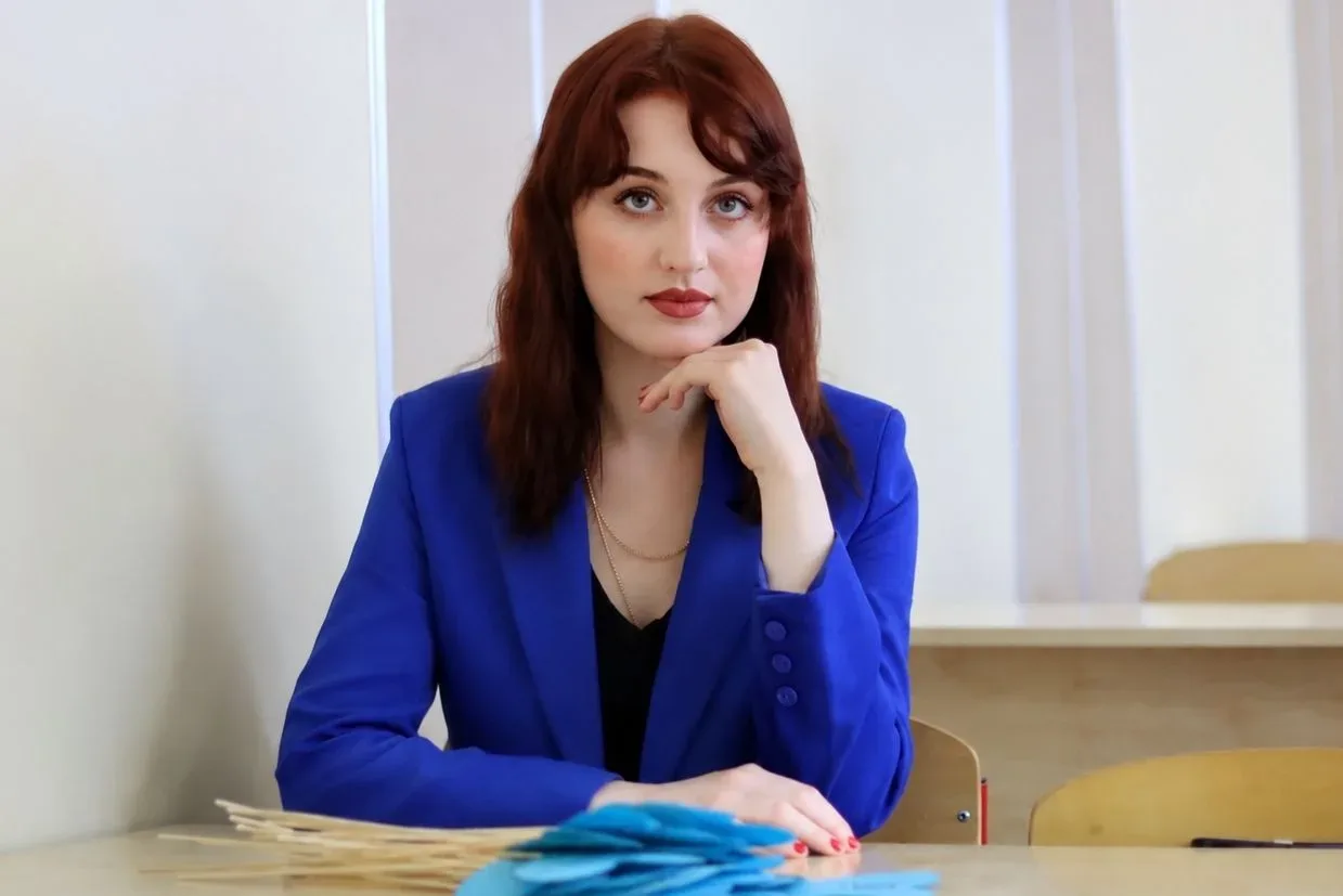 История + лингвистика + политология =🏅  Первокурсница ФИУС Валерия Кононова стала лучшей в секции «И