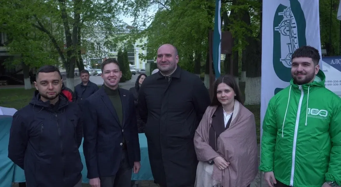 🌸 АГПУ в центре Первомая: выбираем профессию будущего!  Сегодня, 1 мая, вся страна отмечает Праздник