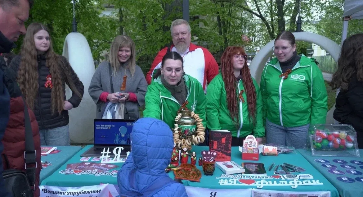 🌸 АГПУ в центре Первомая: выбираем профессию будущего!  Сегодня, 1 мая, вся страна отмечает Праздник