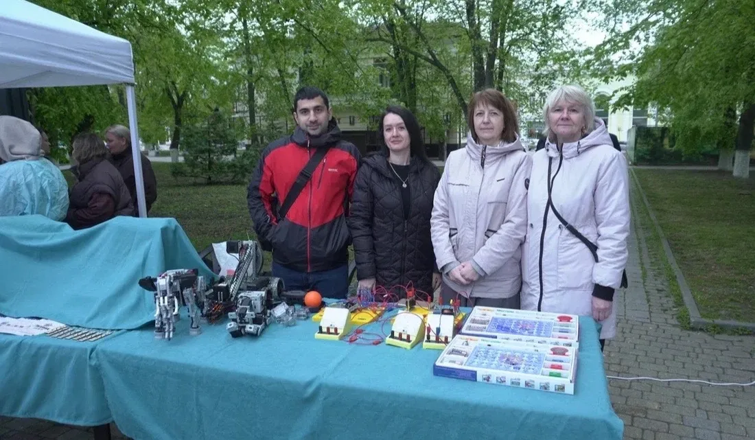 🌸 АГПУ в центре Первомая: выбираем профессию будущего!  Сегодня, 1 мая, вся страна отмечает Праздник