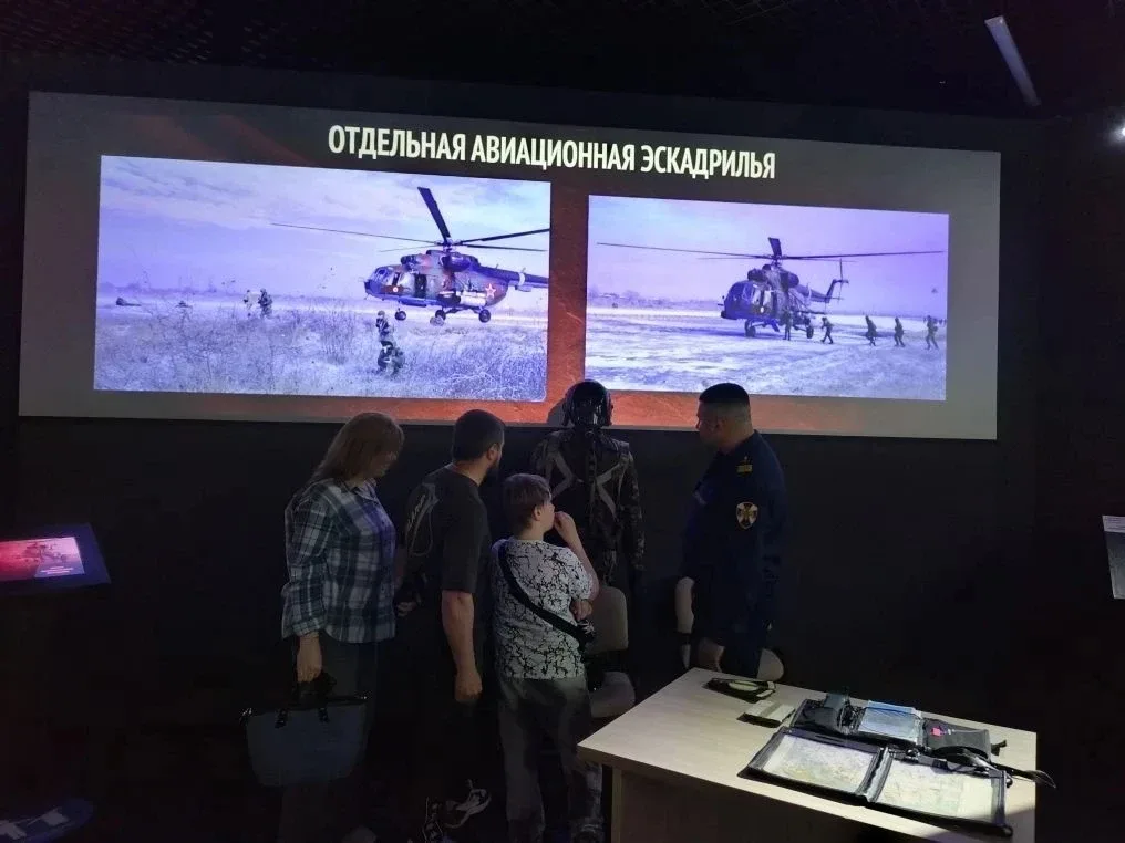 В Саратове в "Ночь музеев" выставку Росгвардии посетило более 500 человек  📚Мультимедийная выставка 
