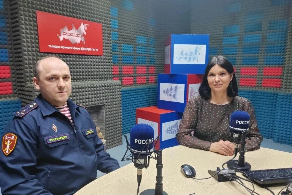 Росгвардеец стал гостем программы «День за днем» на «Радио России - Чувашия»  📻В год 10-летия ведомс