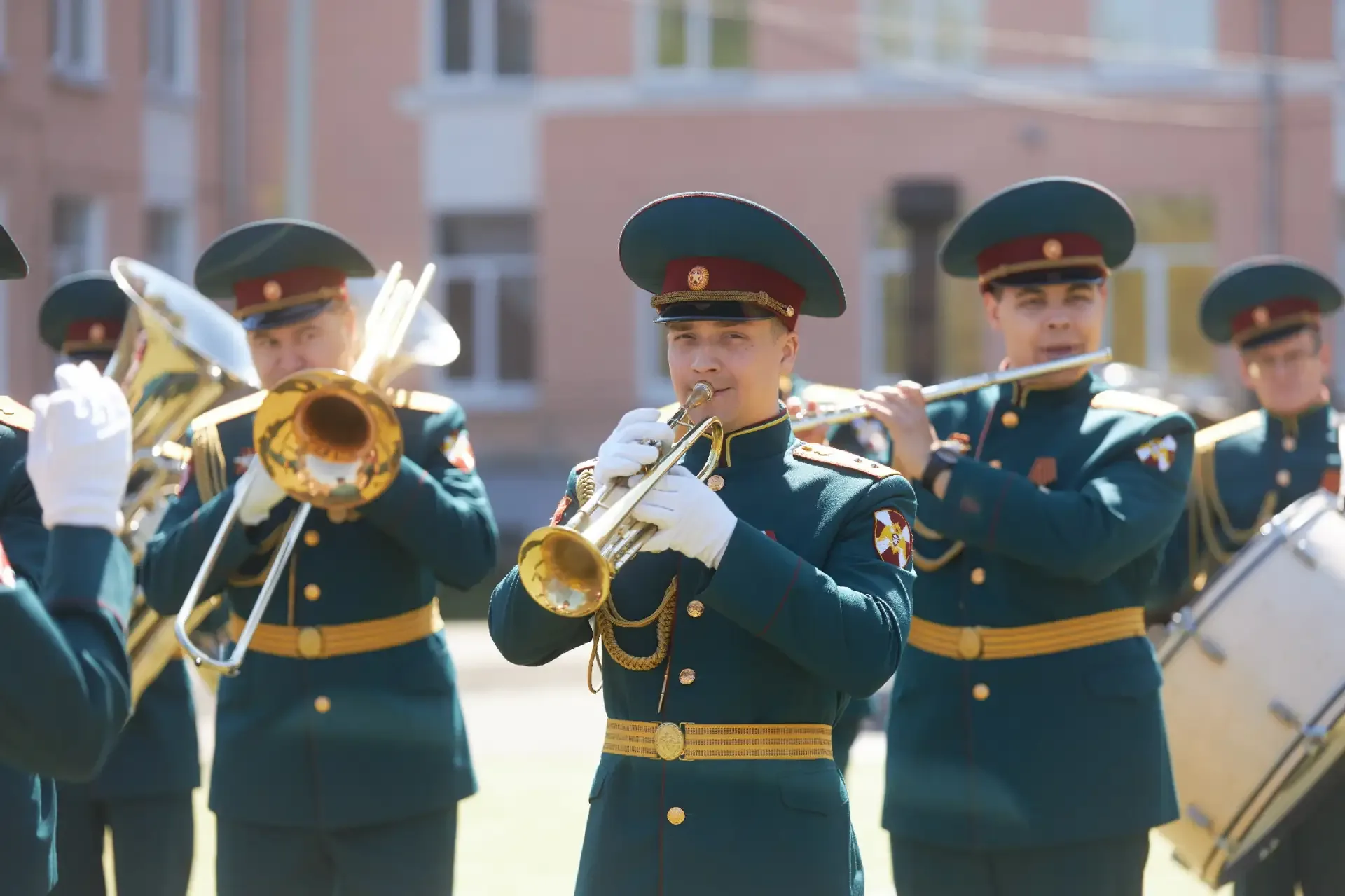 Военнослужащие казанского полка Росгвардии стали почетными гостями торжества ко Дню Победы в подшефн