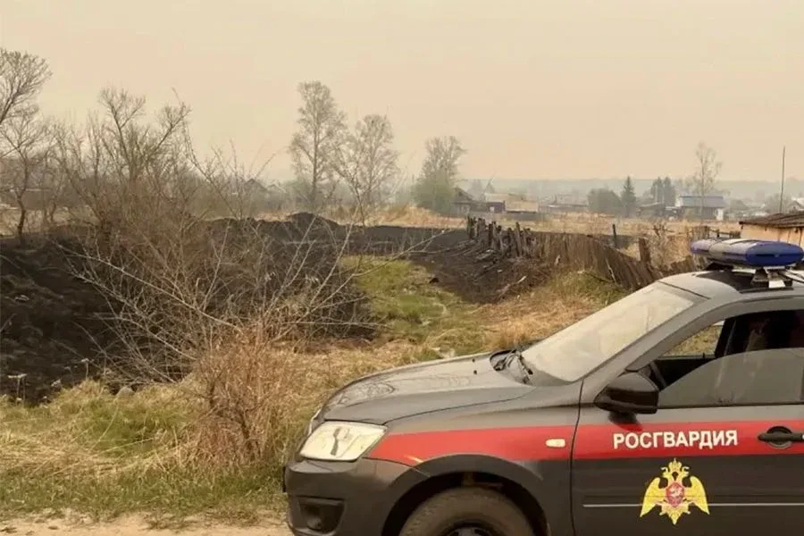В Амурской области сотрудники Росгвардии предотвратили распространение огня на жилые постройки   📢В 