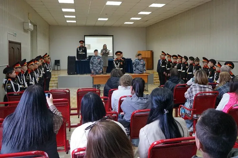 🇷🇺 Пока кадеты росгвардейского класса в Амурской области готовятся к выпускным экзаменам и балам, их