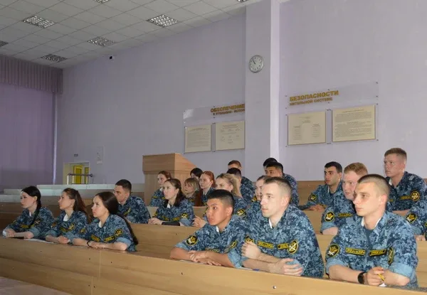 Курсанты академии встретились с представителем налоговой службы  22 мая кафедрой административного и