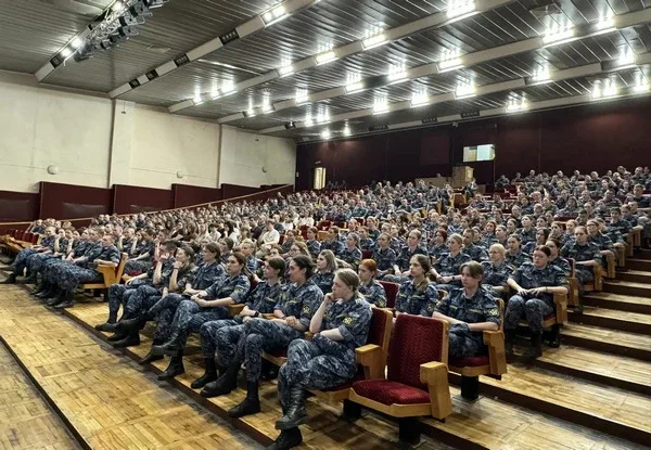Курсанты и студенты академии встретились с представителем общества «Знание»  Инспектор Военно-социал