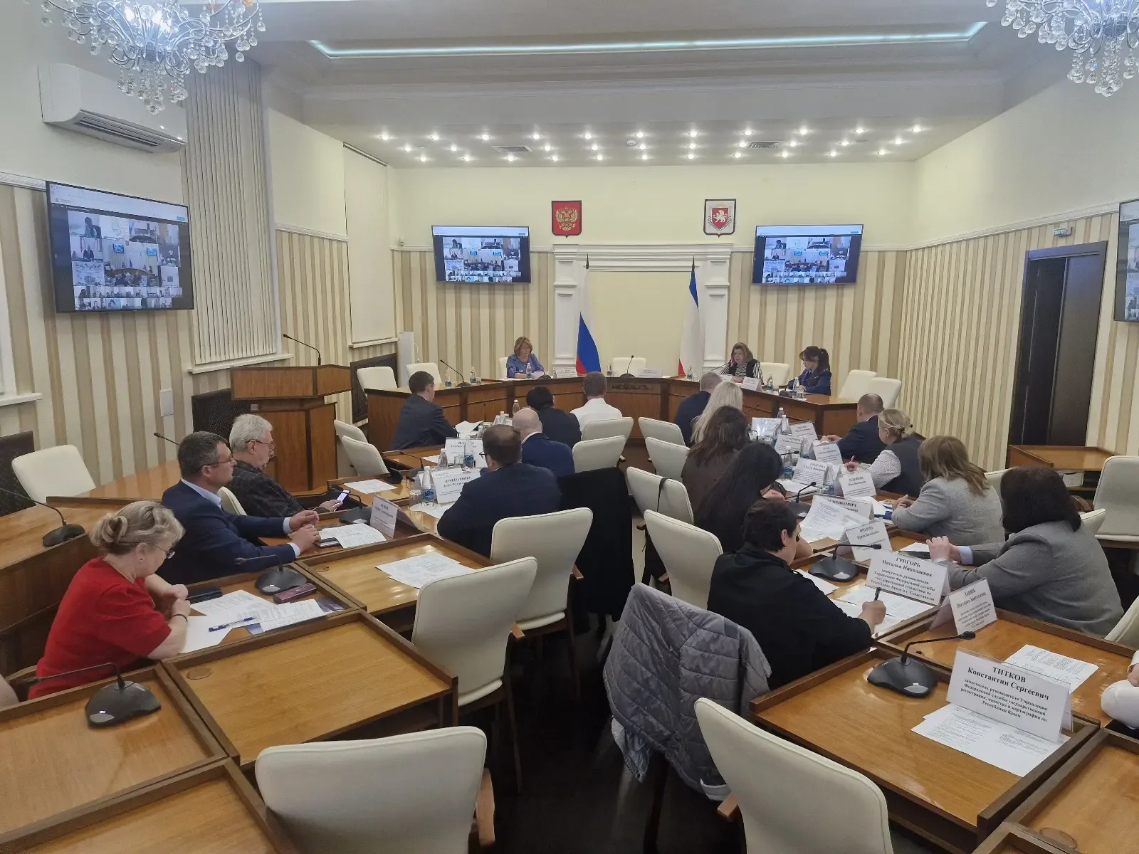 В Правительстве Крыма обсудили противодействие нелегальной занятости и погашение задолженности по за