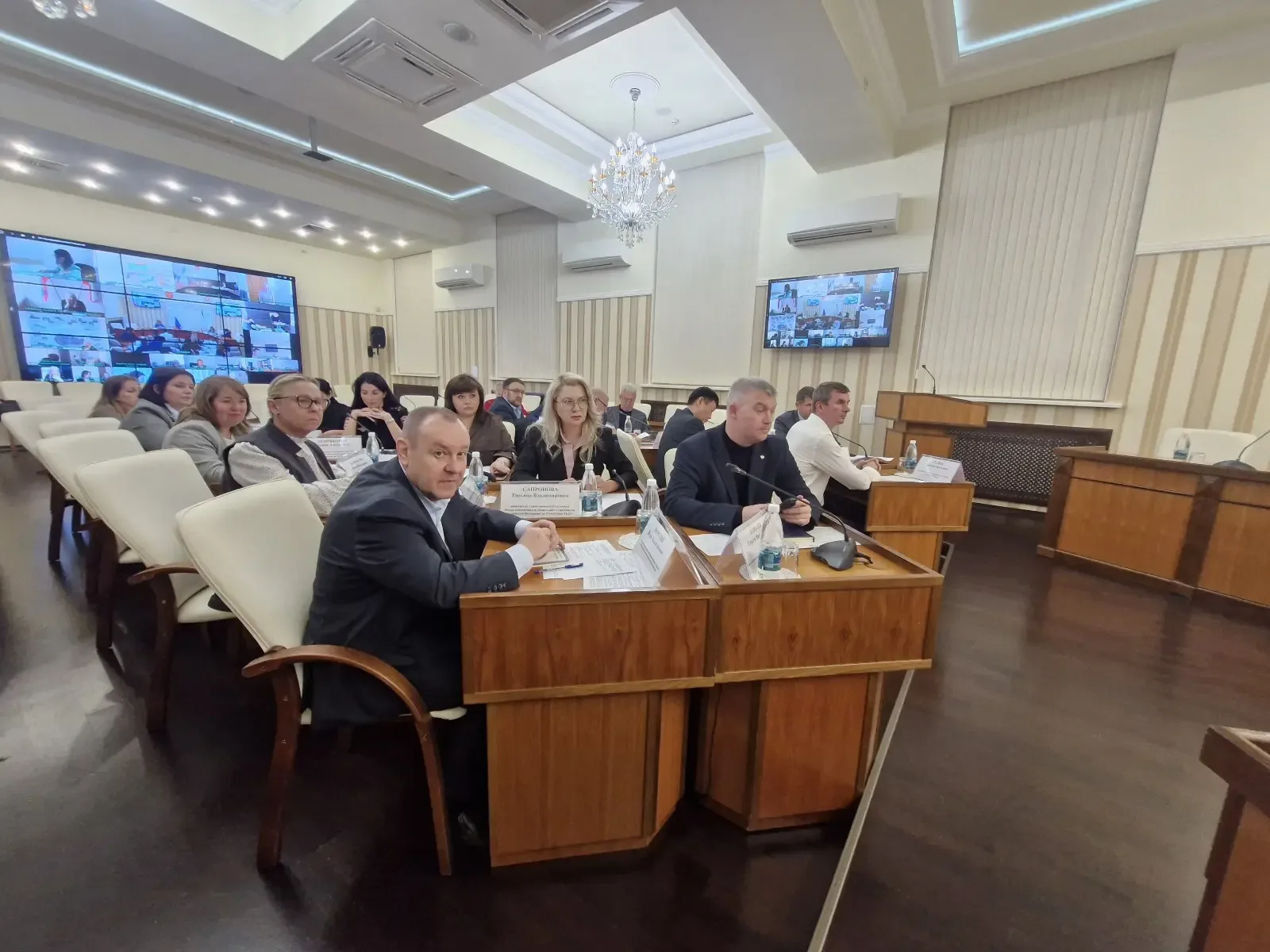 В Правительстве Крыма обсудили противодействие нелегальной занятости и погашение задолженности по за