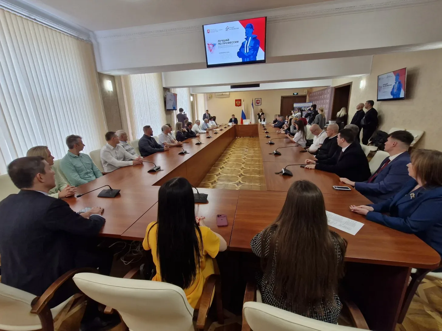 В Крыму наградили победителей конкурса «Лучший по профессии»💪  🏆В Совете министров Республики Крым с