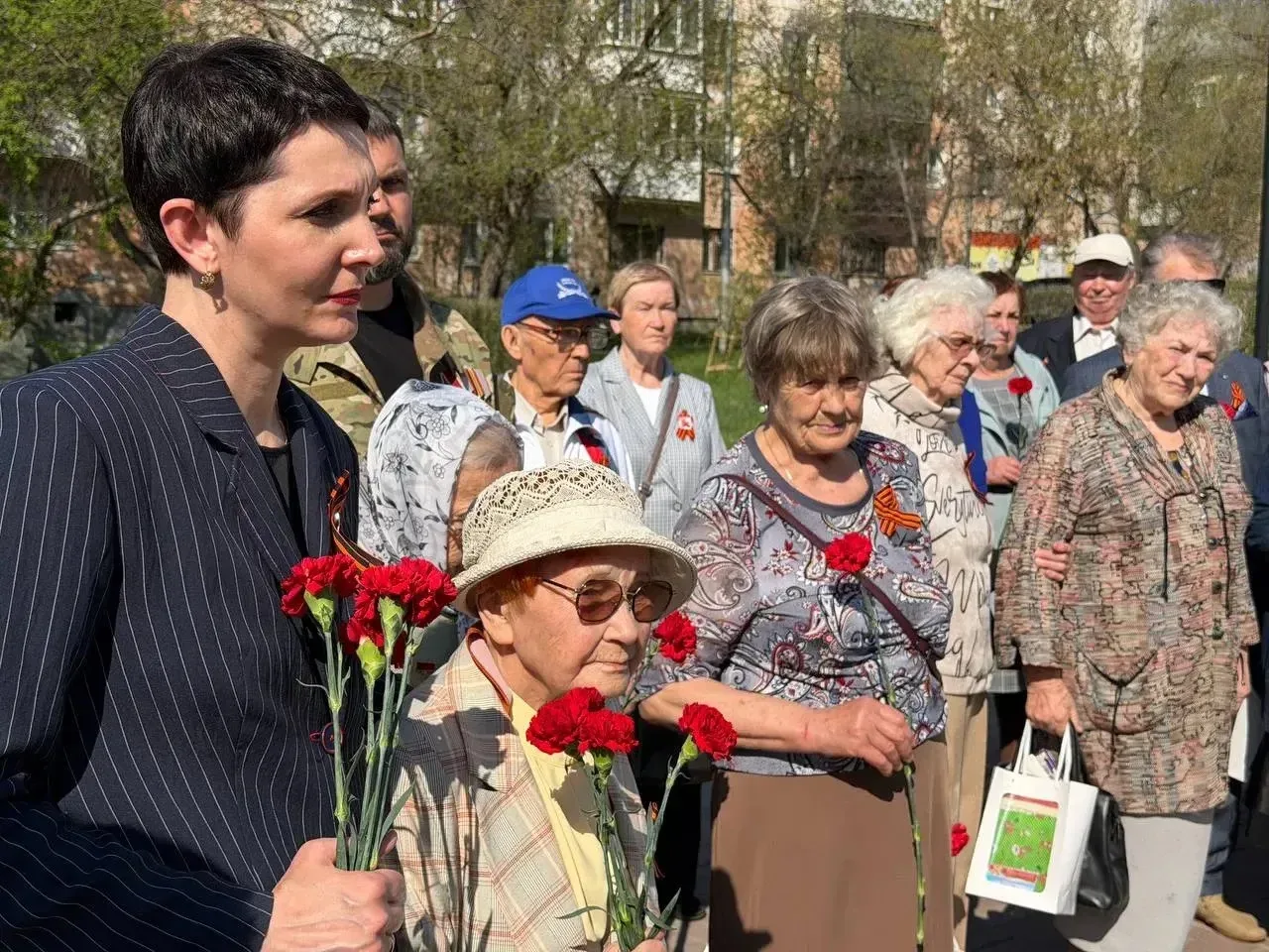 Вот так мы поздравляли наших ветеранов. Вспоминали, пели фронтовые песни, плакали, чего уж. Почтили 