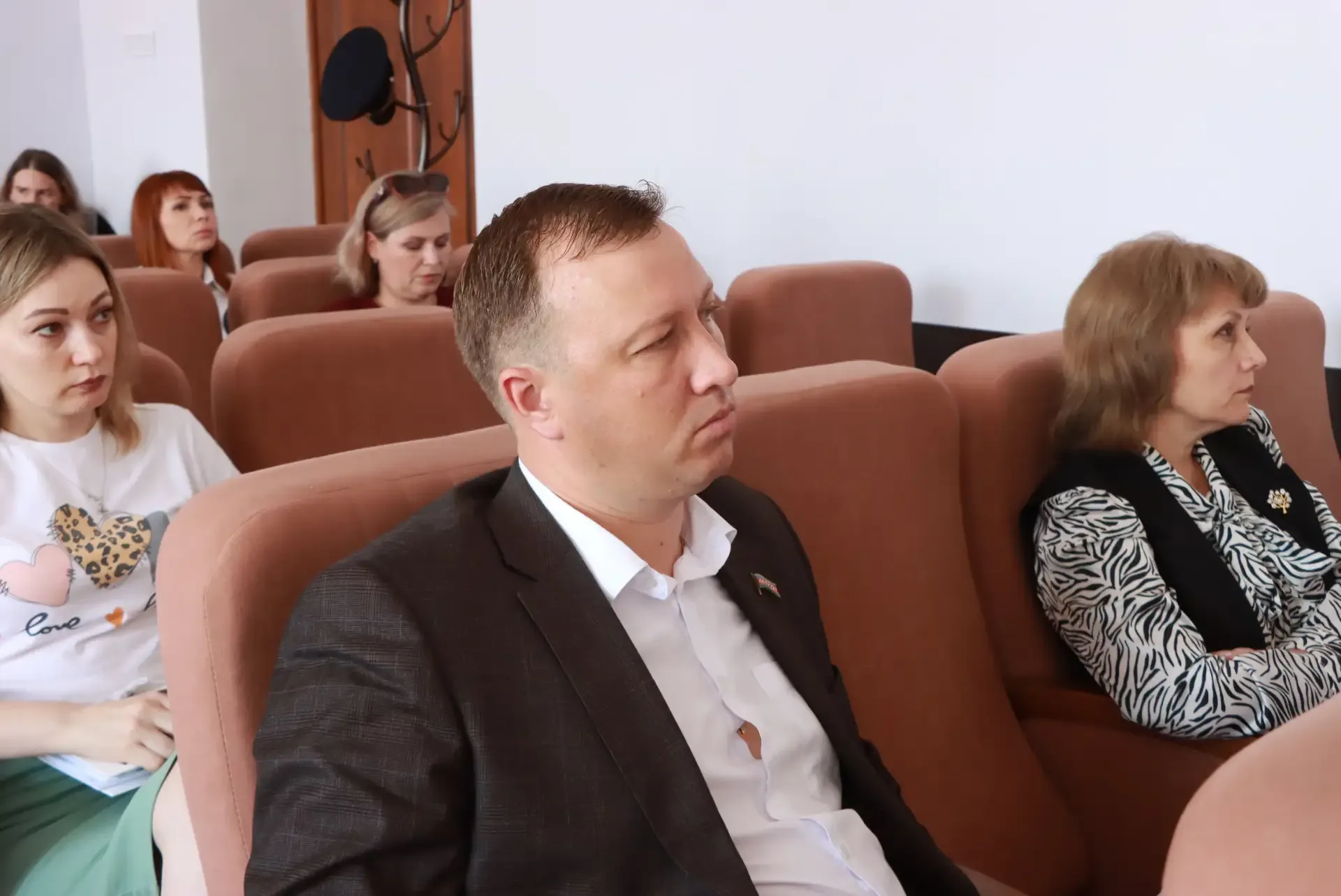 Семья и дети — в зоне особого внимания  19 мая в администрации района прошло очередное заседание ком