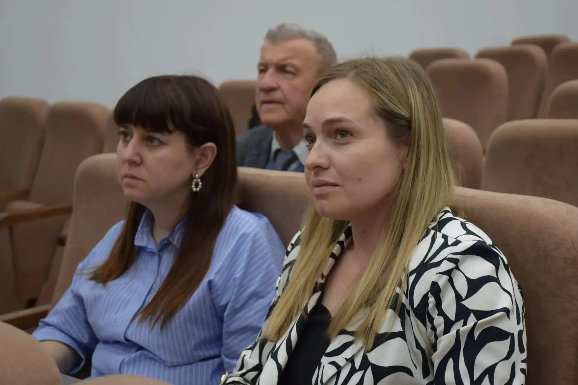 Безопасное лето и единство подходов  На Кубани обсудили защиту детей от деструктивных угроз.  На кра