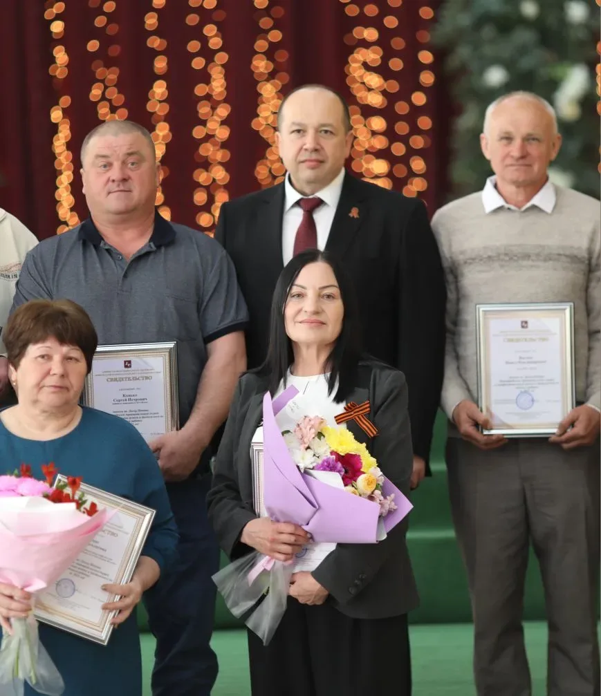 На Доске Почета 20 новых имен выдающихся жителей Ленинградского округа.  Лактионов Сергей - глава КФ