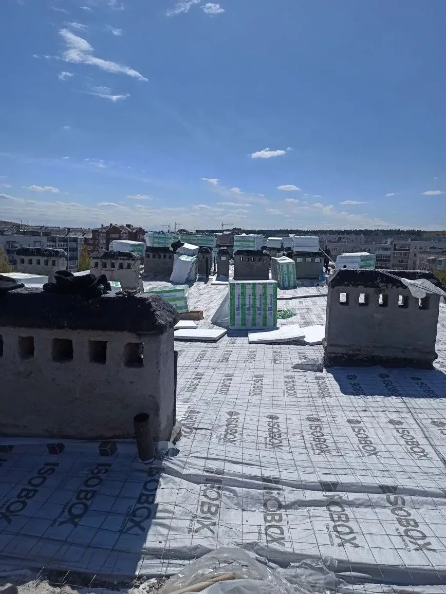 📸В Белебее на Красноармейской 134 выполняется капитальный ремонт кровли.  📃В текущем году в Республи
