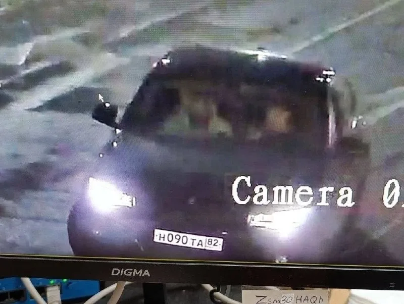 🤦‍♂️Золотая молодёжь в Симферополе устраивает дрифт на улице Толстого и мешает жителям  ✅Новости Сев
