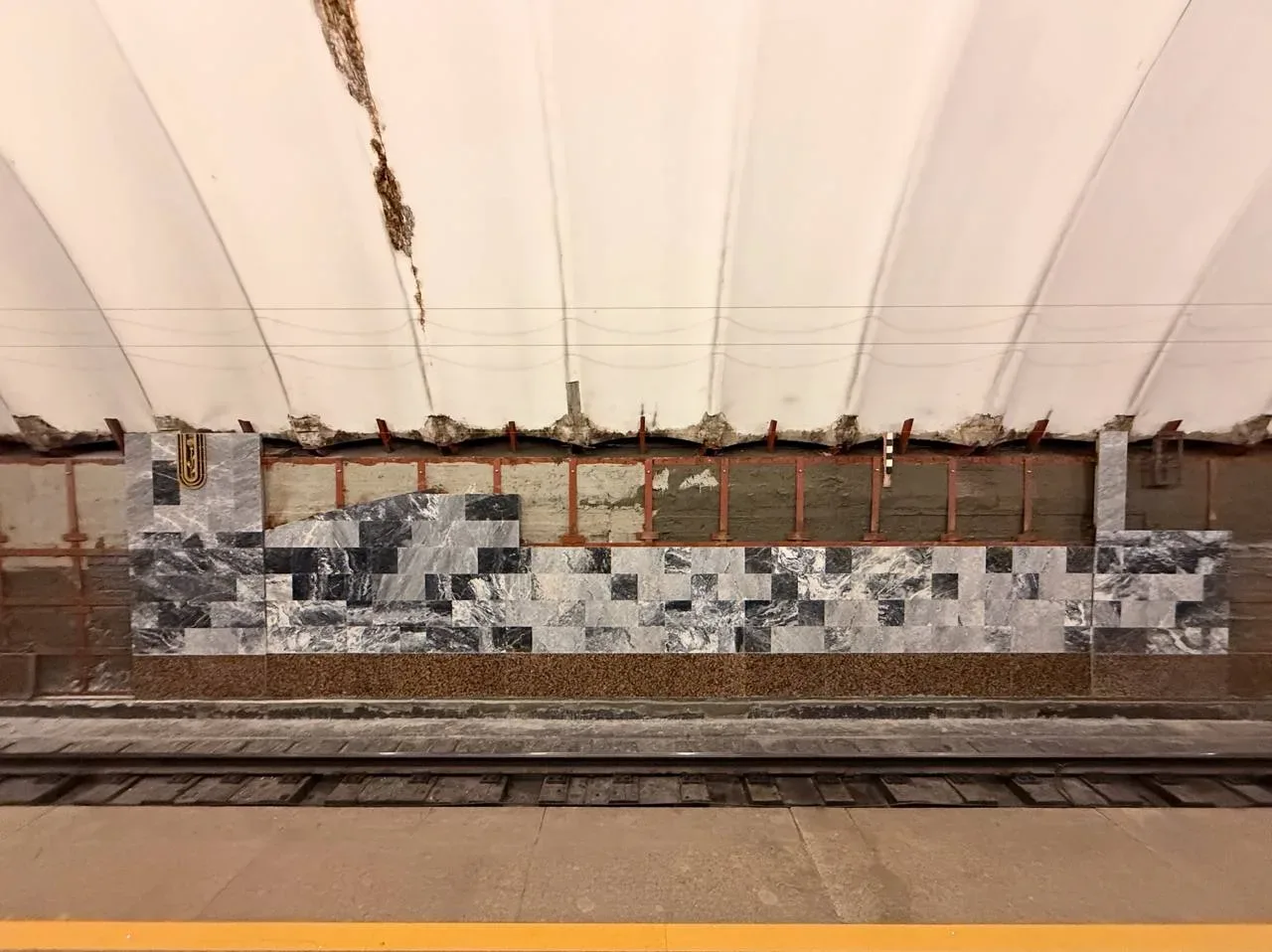 👷🏻‍♂️ На станции «Старая деревня» Фрунзенско-Приморской 🚇 линии метрополитена Петербурга продолжаютс