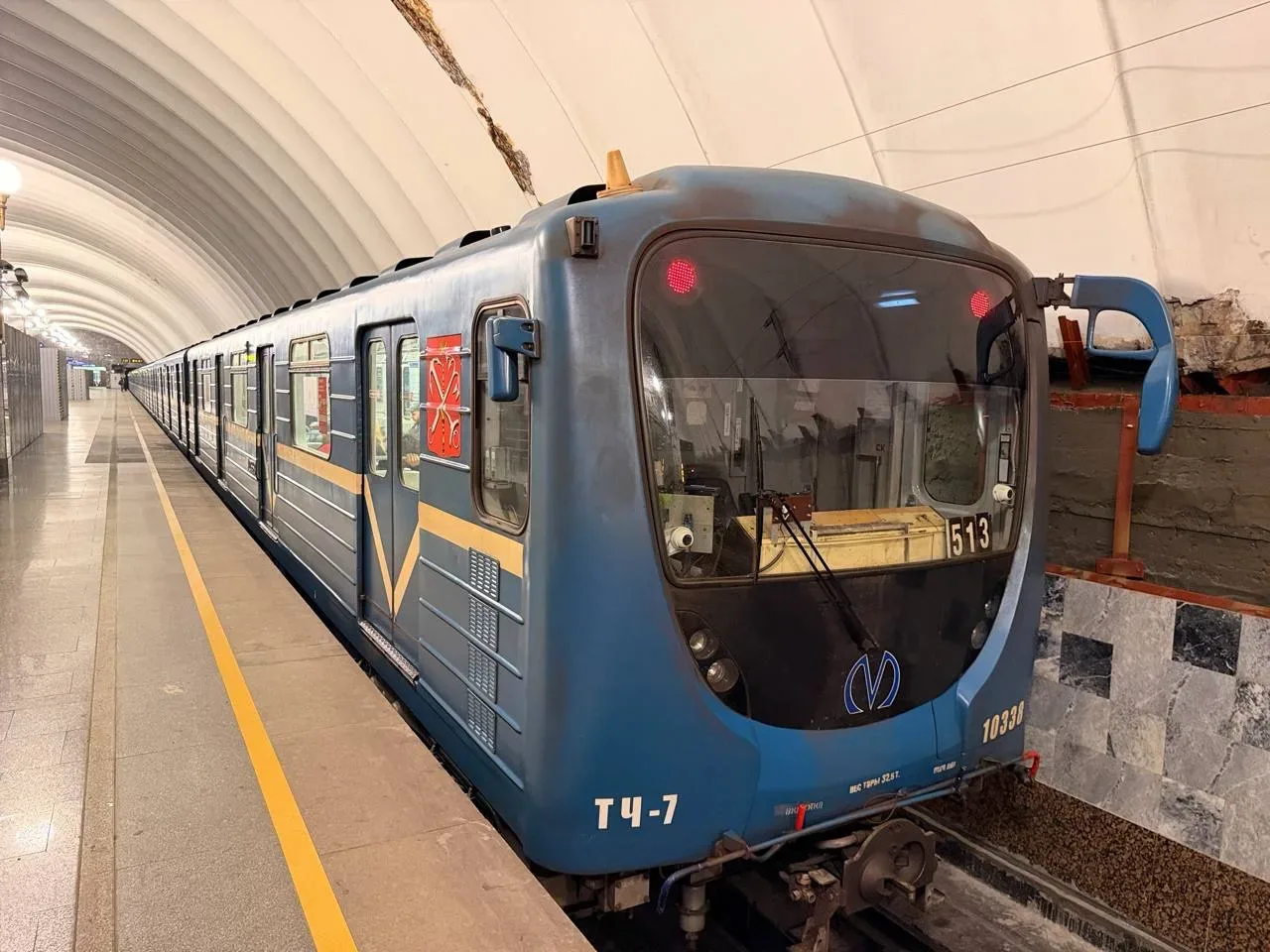 👷🏻‍♂️ На станции «Старая деревня» Фрунзенско-Приморской 🚇 линии метрополитена Петербурга продолжаютс
