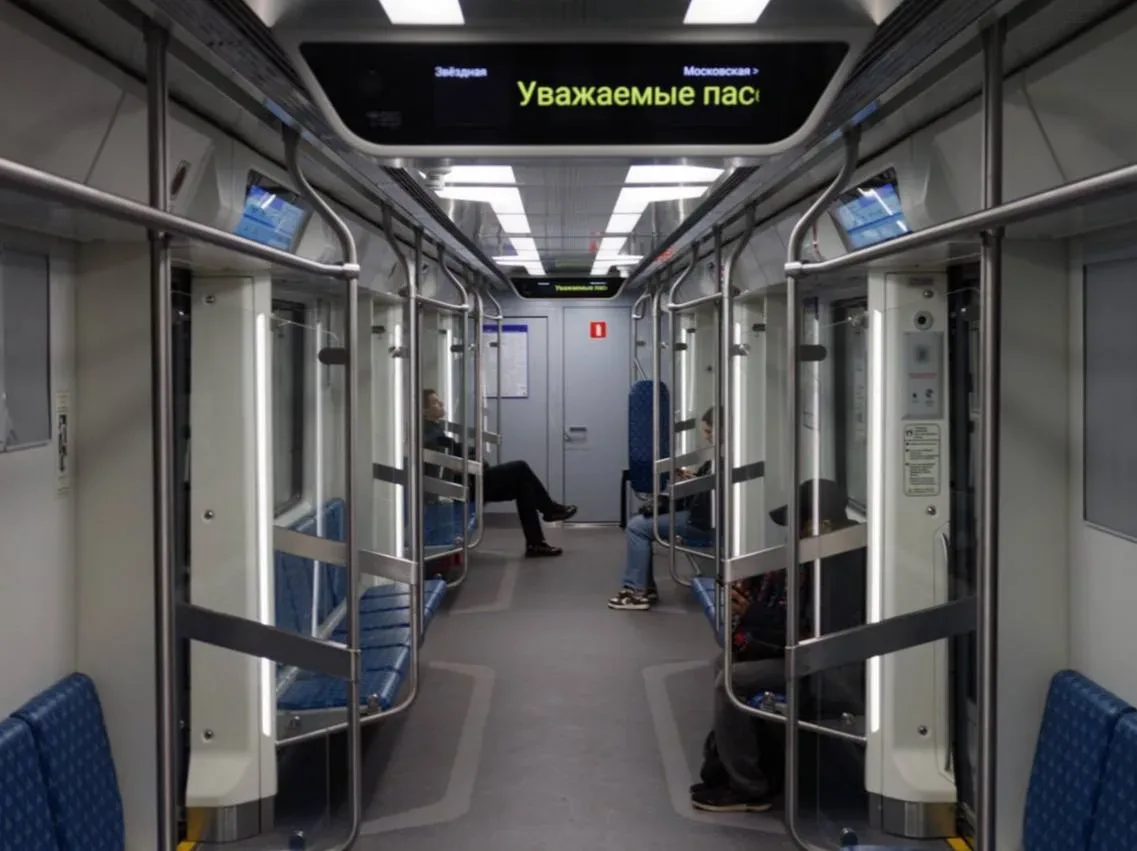 👷🏻‍♂️ В Петербургское метро прибыл 50-й «Балтиец».  Вечером в четверг 7 мая 2026 в электродепо «Авто