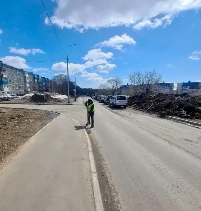 Город день за днем  16 мая 2026 года  В Петропавловске‑Камчатском бригады ручного труда продолжают у