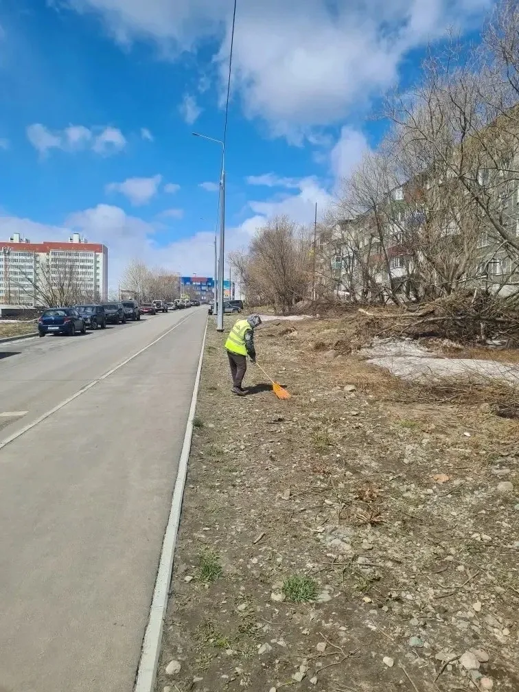 Город день за днем  16 мая 2026 года  В Петропавловске‑Камчатском бригады ручного труда продолжают у