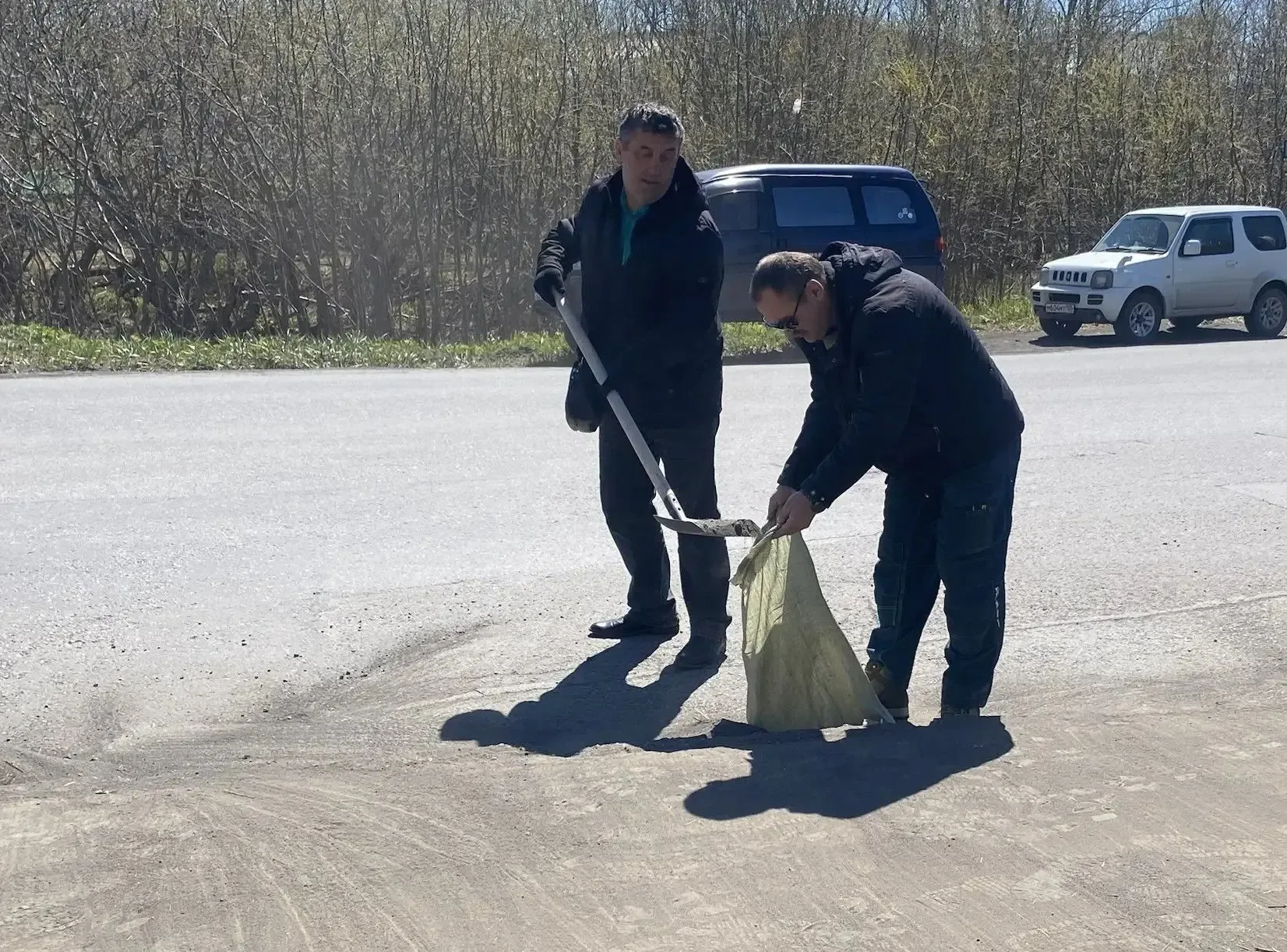 В Петропавловске-Камчатском продолжается череда общегородских субботников.   Сегодня состоялась гене