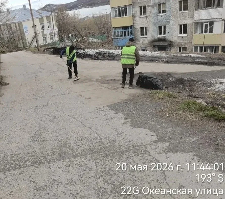Город день за днем ⁣ 20 мая 2026 года ⁣ Дорожные службы продолжают работы по уборке песка. ⁣ Бригады