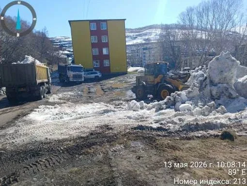 Город день за днем  13 мая 2026 года  Ежедневно подрядные организации ведут работы по уборке городск