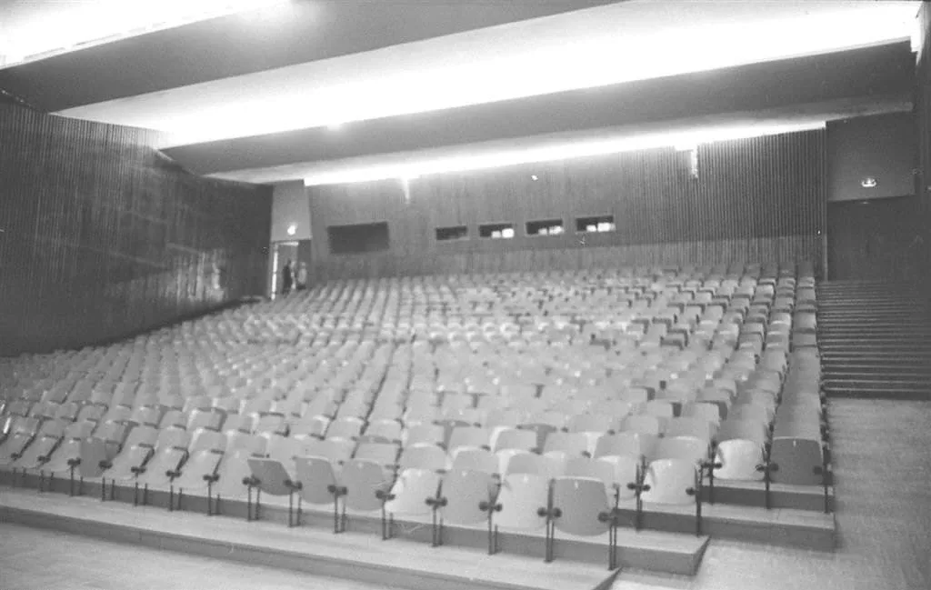 15 мая 1973 года открылся широкоформатный кинотеатр «Мурманск». Первая лента, которую увидели зрител