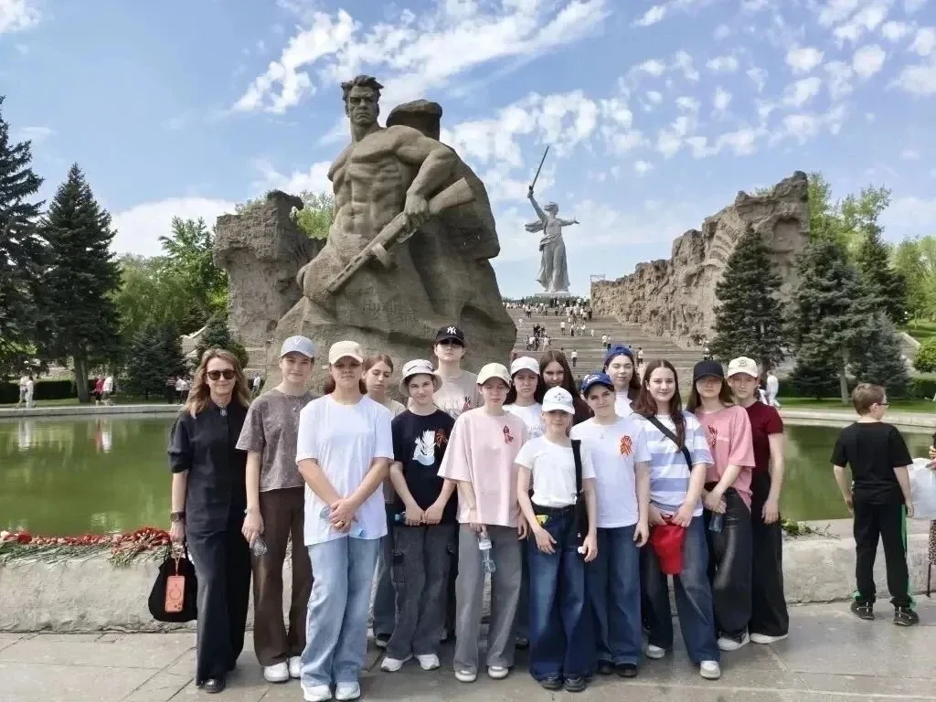 Воспитанницы центра «Улитка» посетили город-герой Волгоград  🎖️Воспитанницы центра помощи детям, ост