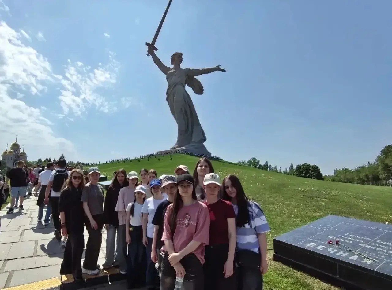Воспитанницы центра «Улитка» посетили город-герой Волгоград  🎖️Воспитанницы центра помощи детям, ост