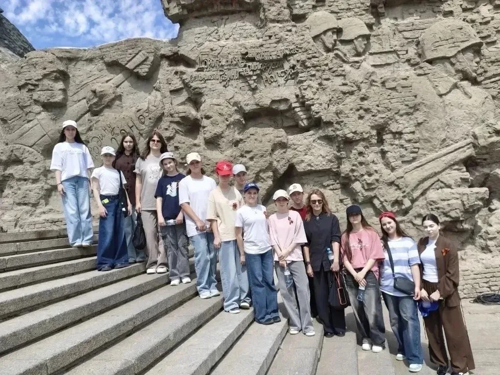 Воспитанницы центра «Улитка» посетили город-герой Волгоград  🎖️Воспитанницы центра помощи детям, ост