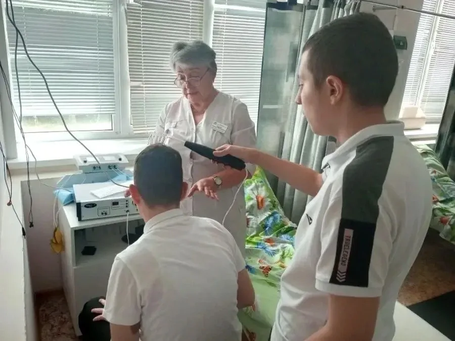 Будущее в надежных руках: Как подростки открывают мир медицины в Международный день медицинской сест