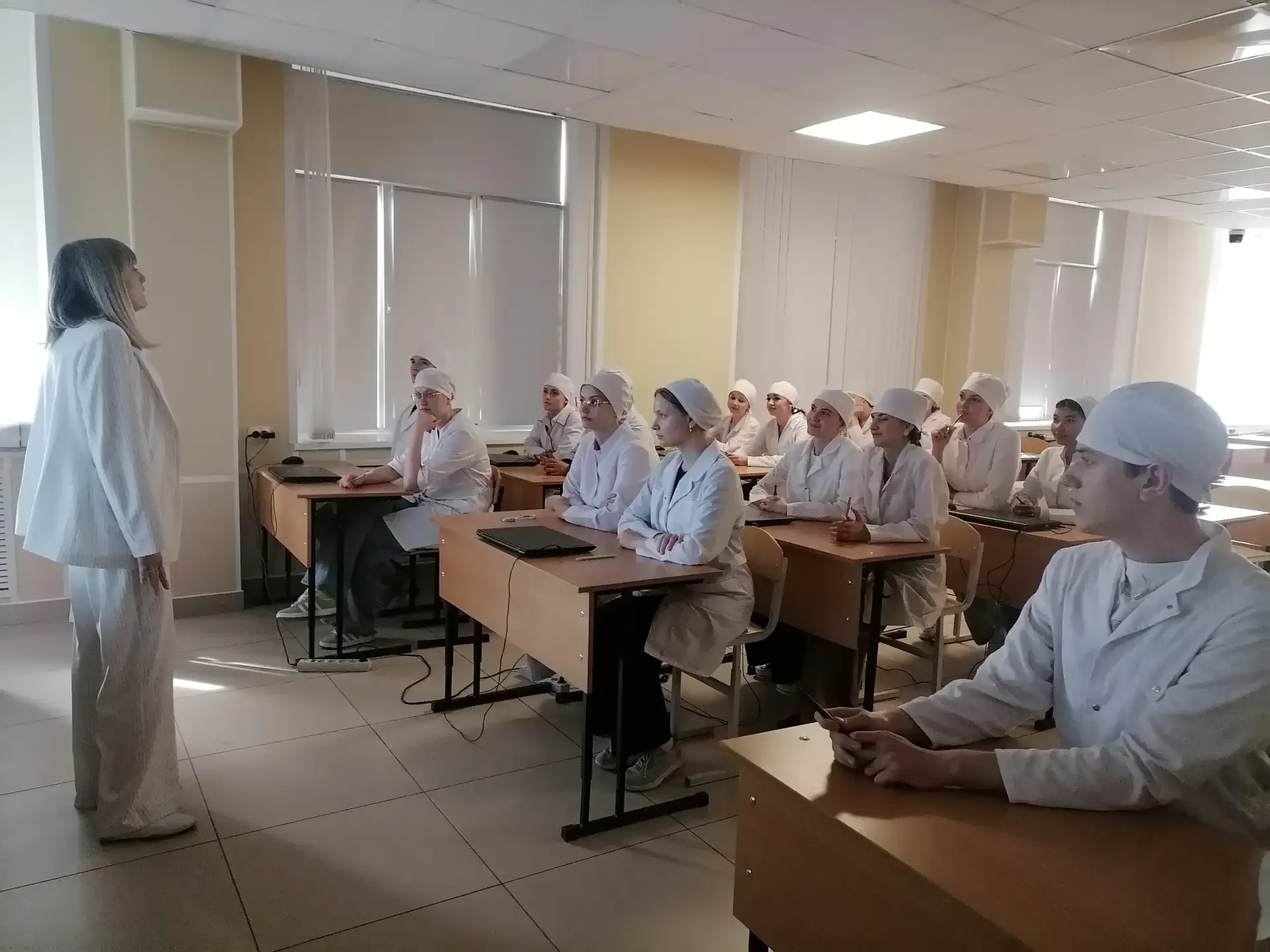 Первокурсники продемонстрировали теоретические знания и практические умения   На кафедре «Обучающий 